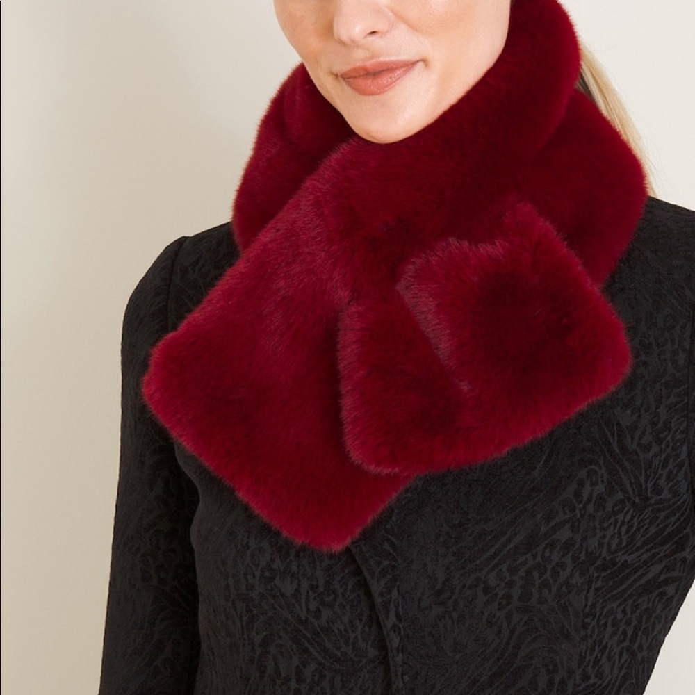 Faux Fur Pull-through Scarf 🧣